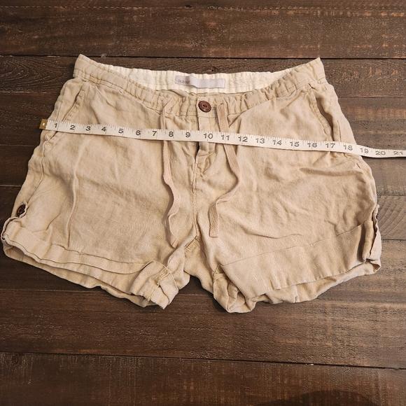 Old Navy Linen Tan Mid- Rise Shorts Sz 6 - Picture 2 of 4